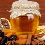 العسل والقرفة : أكثر من 20 فائدة صحية لهذا الخليط السحري