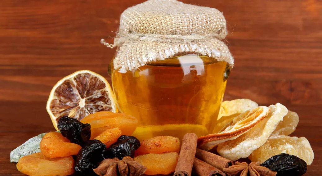 العسل والقرفة : أكثر من 20 فائدة صحية لهذا الخليط السحري