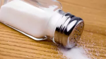 الملح: أخطر 6 أغذية مضرة تحتوي عليه