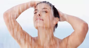 الدورة الشهرية :هل يؤذي الاستحمام أثناء الدورة الشهرية ؟