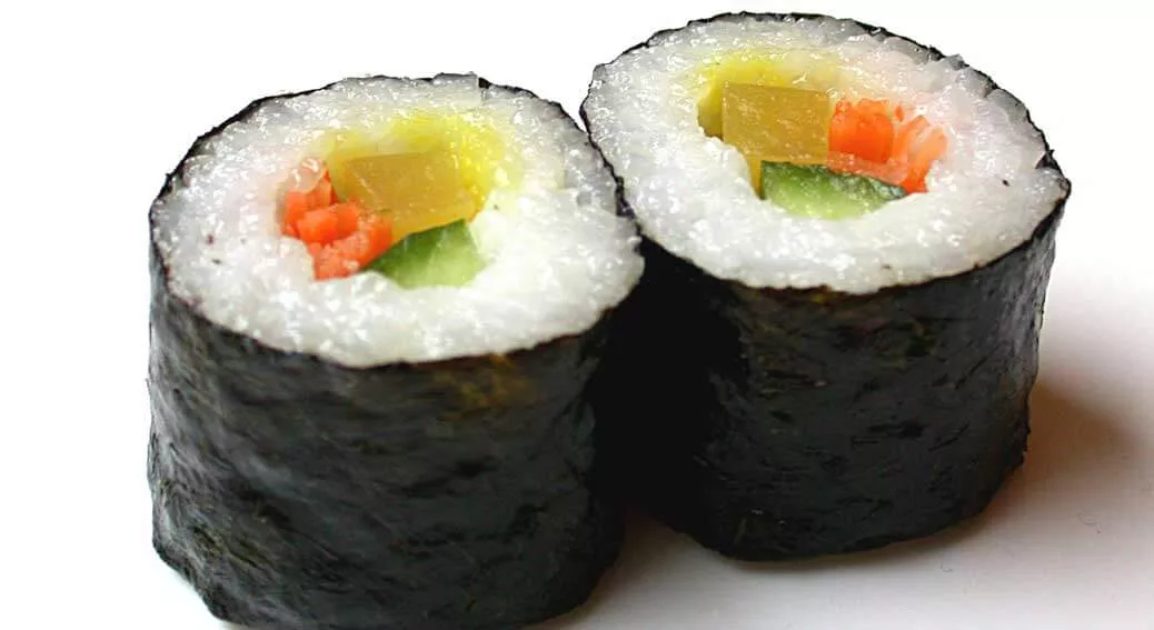 أكلة السوشي  هل هي صحية أم غير صحية؟