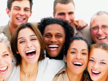 الضحك وفوائده الصحية – 15 حقيقة مذهلة عن الضحك