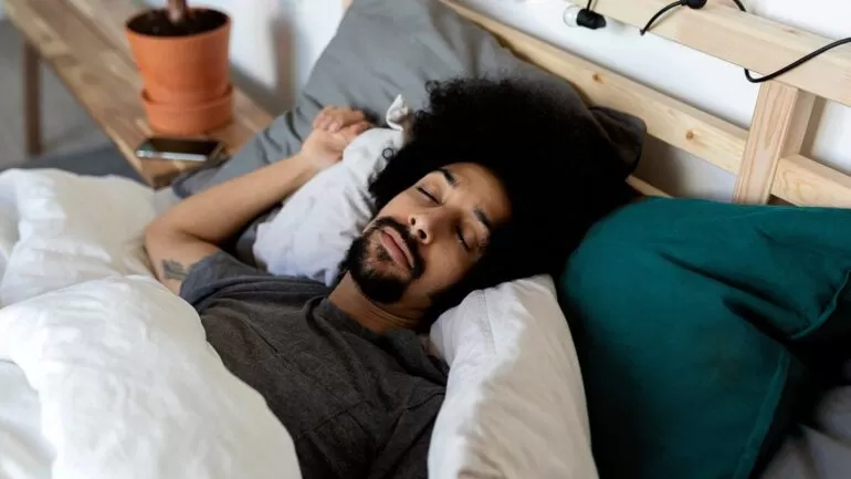 وضعية النوم : ما تقوله عنك و أي أفضل وضعية للنوم الجيد