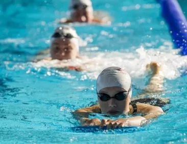 فوائد السباحة المذهلة على جسم الانسان وفوائد للمرأة الحامل