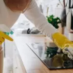 تنظيف الموقد الزجاجي